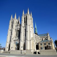 Cathedral_of_the_Most_Blessed_Sacrament_(Detroit,_Michigan)_-_exterior